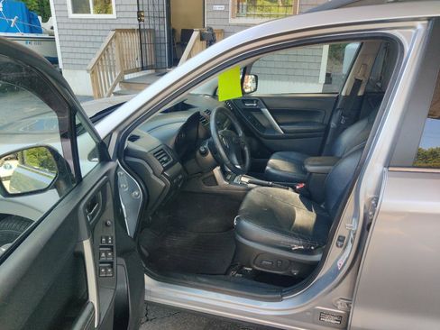 Used 2014 Subaru Forester 2.5i Limited AWD/4WD image 10