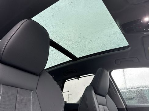 New 2025 Audi Q5 Premium Plus image 14