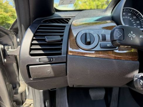 Used 2004 BMW Z4 2.5i RWD image 20