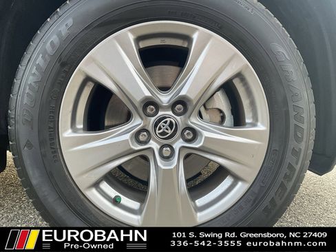 Used 2024 Toyota RAV4 XLE w/ Convenience Package image 29