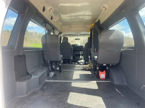 Used 2011 Ford E-250 and Econoline 250 Extended w/ PWR Group RWD image 12