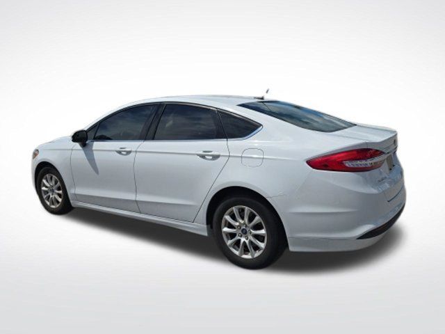 Used 2018 Ford Fusion S FWD image 5