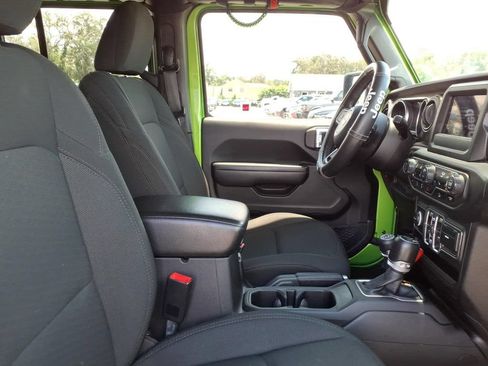 Used 2018 Jeep Wrangler Unlimited Sport S AWD/4WD image 12