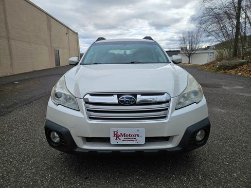 Used 2013 Subaru Outback 2.5i Premium AWD/4WD image 2