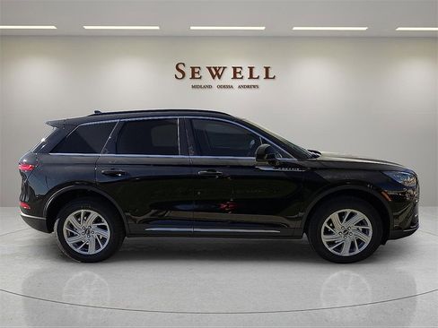 New 2026 Lincoln Corsair Premiere image 5