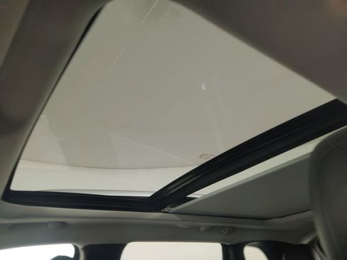 Used 2021 Jeep Cherokee Latitude Plus w/ Sun & Sound Group image 16