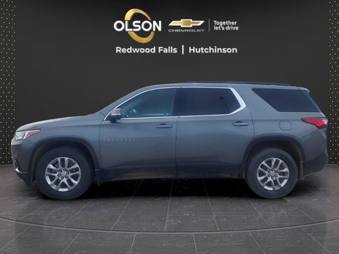 Used 2021 Chevrolet Traverse LT image 2