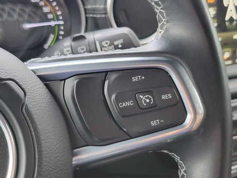 Used 2021 Jeep Wrangler Unlimited Sahara w/ Safety Group AWD/4WD image 12