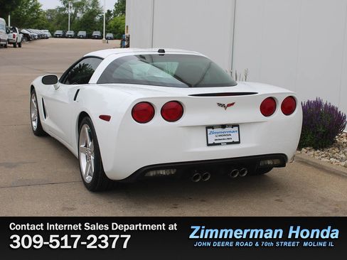 Used 2005 Chevrolet Corvette Coupe w/ Preferred Equipment Group RWD image 22