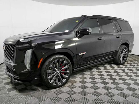 Certified 2025 Cadillac Escalade V AWD/4WD image 30