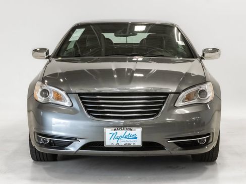 Used 2011 Chrysler 200 Limited FWD image 5