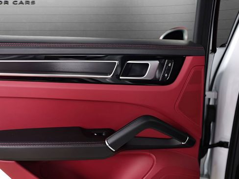 Used 2022 Porsche Cayenne GTS image 62