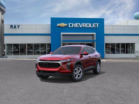 New 2026 Chevrolet Trax LS w/ LS Convenience Package FWD image 8