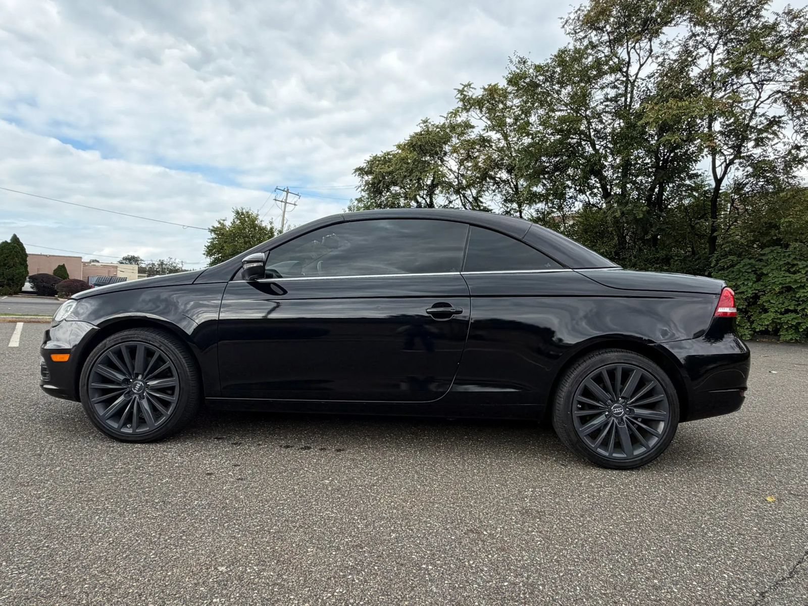 Used 2013 Volkswagen Eos Lux FWD image 4