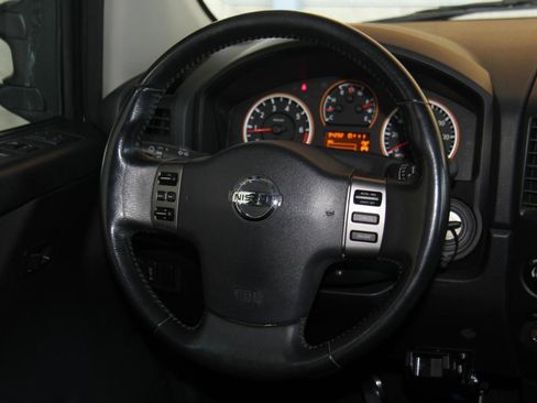 Used 2008 Nissan Titan SE AWD/4WD image 11