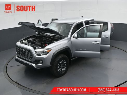 Used 2020 Toyota Tacoma TRD Off-Road image 50