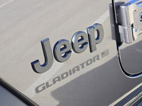 New 2026 Jeep Gladiator Sport AWD/4WD image 7