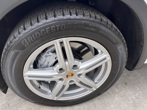 Used 2016 Porsche Cayenne S w/ Premium Package image 24