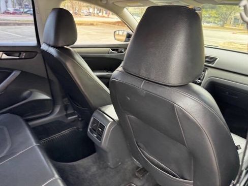 Used 2015 Volkswagen Passat 1.8T SE image 18