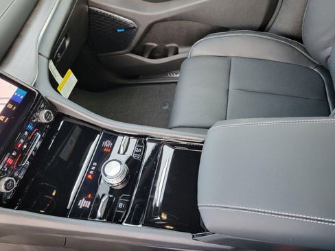 New 2024 Jeep Grand Cherokee Overland w/ Luxury Tech Group IV image 16