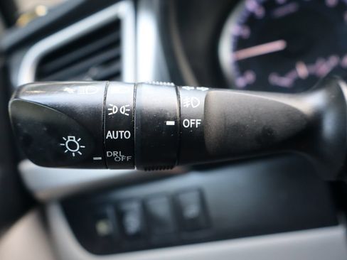 Used 2017 Toyota Highlander Plus w/ Carpet Mat Package AWD/4WD image 33