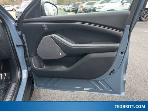 Used 2023 Ford Mustang Mach-E Premium image 24