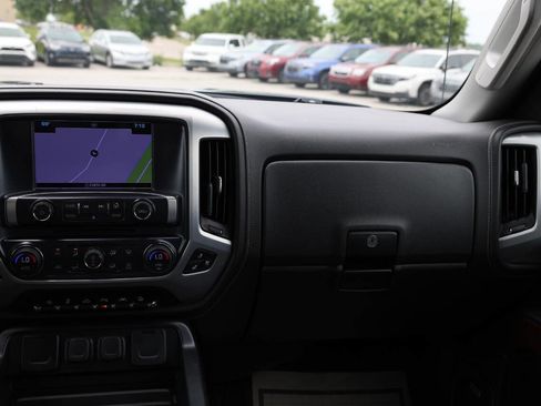 Used 2017 GMC Sierra 1500 SLT w/ Enhanced Driver Alert Package AWD/4WD image 24