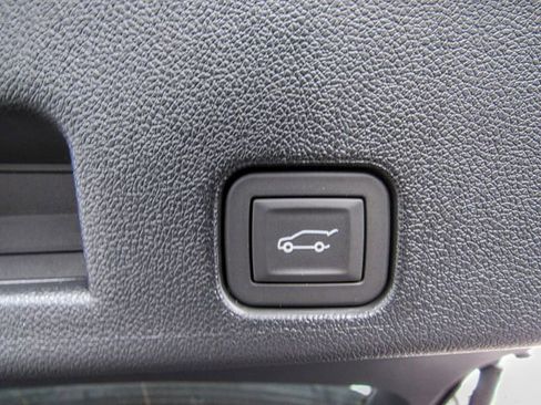 New 2025 GMC Acadia Elevation image 10