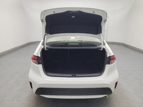 Used 2020 Toyota Corolla LE image 29