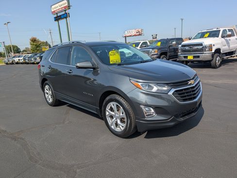 Used 2019 Chevrolet Equinox LT w/ Sun & Navigation Package image 2