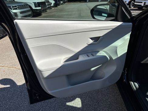 New 2026 Hyundai Kona SE image 10