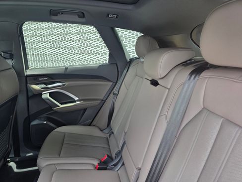 New 2025 Audi Q5 Prestige image 18