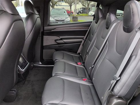 Used 2024 Tesla Model X image 25