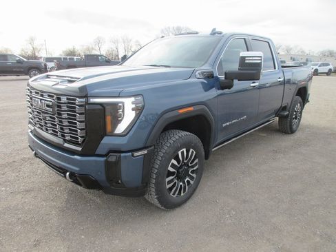 New 2026 GMC Sierra 2500 Denali Ultimate image 11