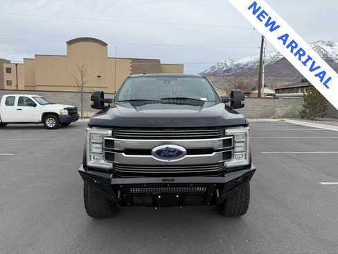Used 2018 Ford F250 Platinum w/ Platinum Ultimate Package image 2