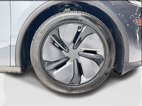 Used 2026 Tesla Model Y AWD image 12