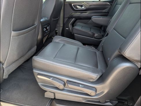 Used 2023 Chevrolet Tahoe Z71 w/ Luxury Package AWD/4WD image 12