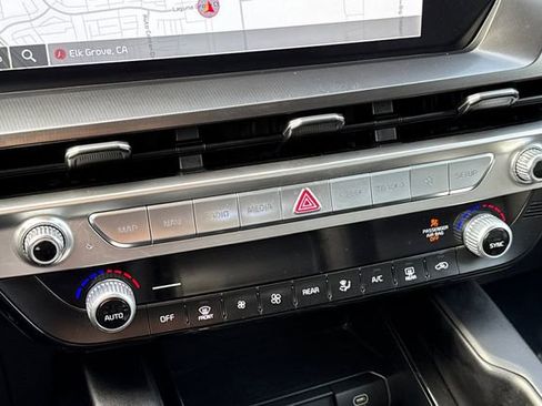 Used 2024 Kia Telluride LX image 32