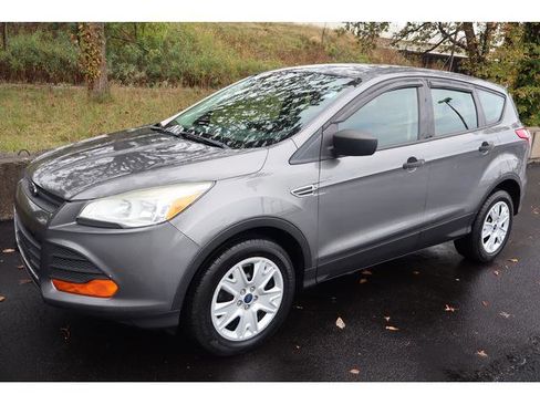 Used 2013 Ford Escape S image 2