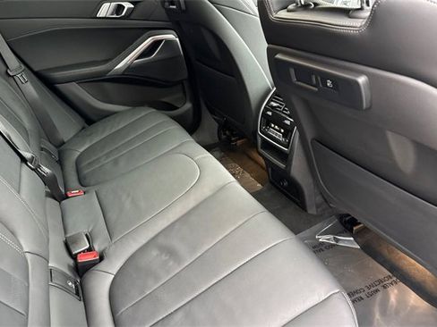 Used 2022 BMW X6 xDrive40i w/ M Sport Package image 18