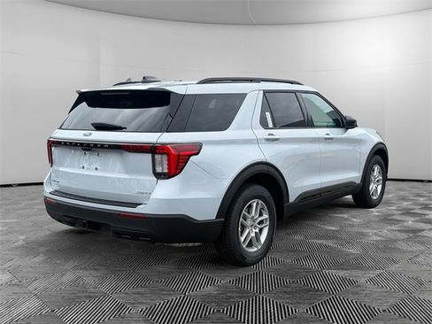 New 2026 Ford Explorer Active image 5