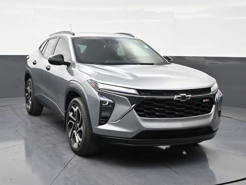 Used 2024 Chevrolet Trax RS w/ Driver Confidence Package FWD image 7