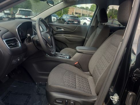 Used 2024 Chevrolet Equinox LT AWD/4WD image 16