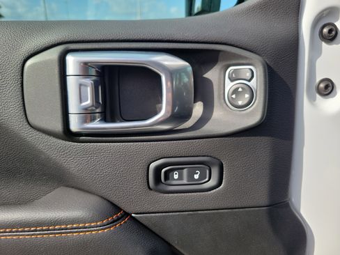 Used 2022 Jeep Gladiator Mojave w/ LED Lighting Group AWD/4WD image 23