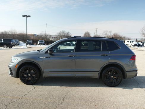 Used 2023 Volkswagen Tiguan SE R-Line AWD/4WD image 10