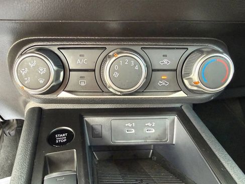 Used 2025 Nissan Kicks SV w/ Charging Package image 22