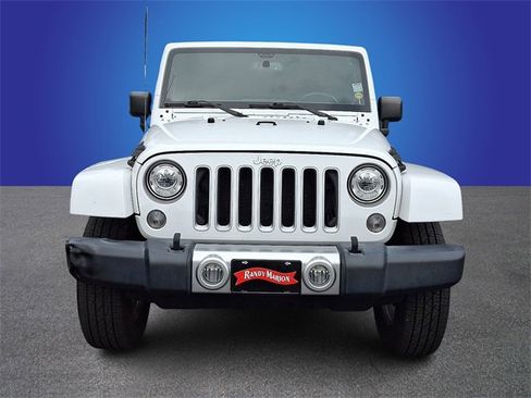 Used 2018 Jeep Wrangler Unlimited Sahara w/ Connectivity Group image 2