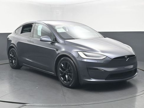 Used 2022 Tesla Model X AWD/4WD image 2