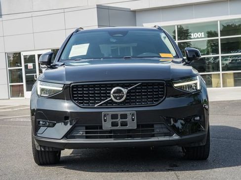 Used 2023 Volvo XC40 B5 Plus w/ Protection Package Premier AWD/4WD image 2