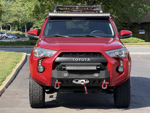 Used 2021 Toyota 4Runner SR5 Premium w/ Moonroof Package AWD/4WD image 5